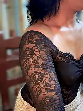 Try our girls live displays and explore the company of endless strippers, with beautiful physiques, vibrating toys and more.