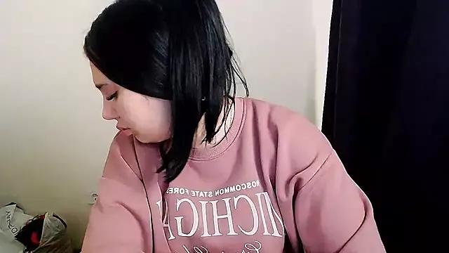 black_fox_1 from StripChat is Freechat