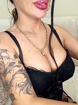 Try our girls live displays and explore the company of endless strippers, with beautiful physiques, vibrating toys and more.