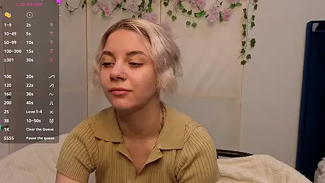 BlissBoardley — flirting with hair on camera