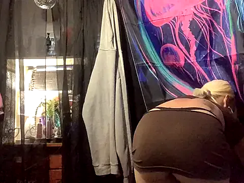 blondebarbiebae — Freechat on StripChat