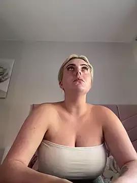 Blondegirliexx from StripChat is Freechat