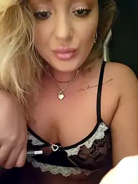 Try our girls live displays and explore the company of endless strippers, with beautiful physiques, vibrating toys and more.