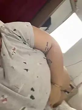 Try our girls live displays and explore the company of endless strippers, with beautiful physiques, vibrating toys and more.