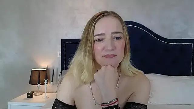 Try our girls live displays and explore the company of endless strippers, with beautiful physiques, vibrating toys and more.