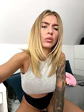 Try our girls live displays and explore the company of endless strippers, with beautiful physiques, vibrating toys and more.