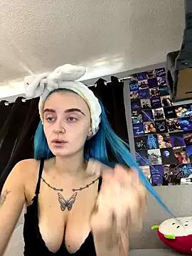 Bluetingx from StripChat is Freechat