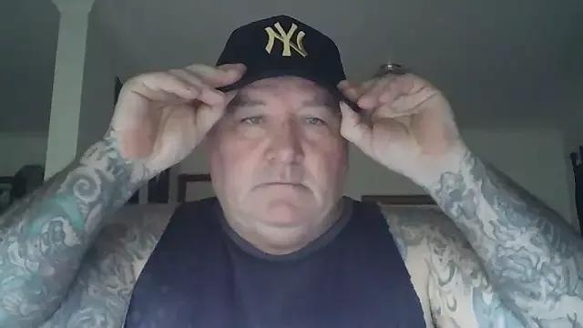 BLUEYEDBEAR69 from StripChat is Freechat