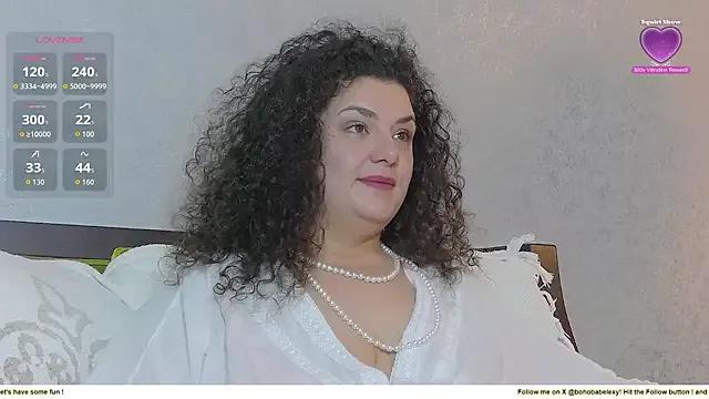 Try our girls live displays and explore the company of endless strippers, with beautiful physiques, vibrating toys and more.