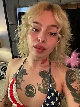 Try our girls live displays and explore the company of endless strippers, with beautiful physiques, vibrating toys and more.
