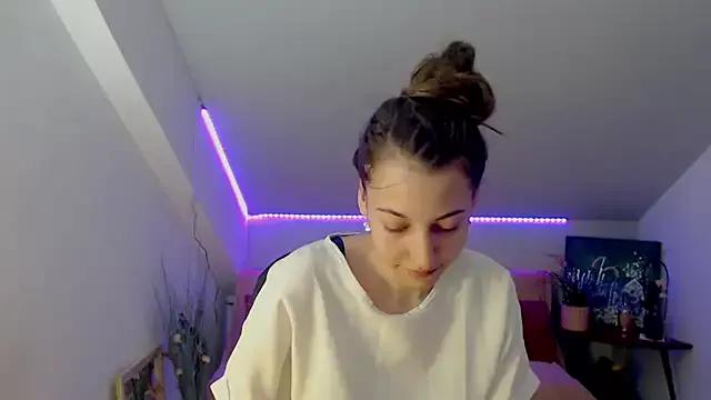 BonniePearson from StripChat is Freechat