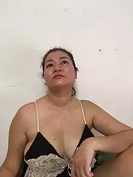 Try our girls live displays and explore the company of endless strippers, with beautiful physiques, vibrating toys and more.