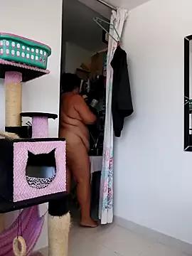 Try our girls live displays and explore the company of endless strippers, with beautiful physiques, vibrating toys and more.