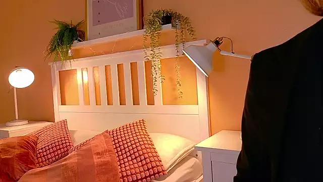 Try our girls live displays and explore the company of endless strippers, with beautiful physiques, vibrating toys and more.