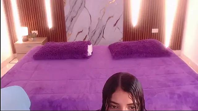 Try our girls live displays and explore the company of endless strippers, with beautiful physiques, vibrating toys and more.