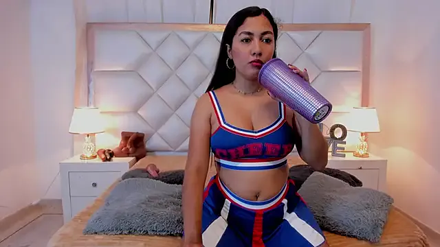 brittany069 — Spanks Ass 