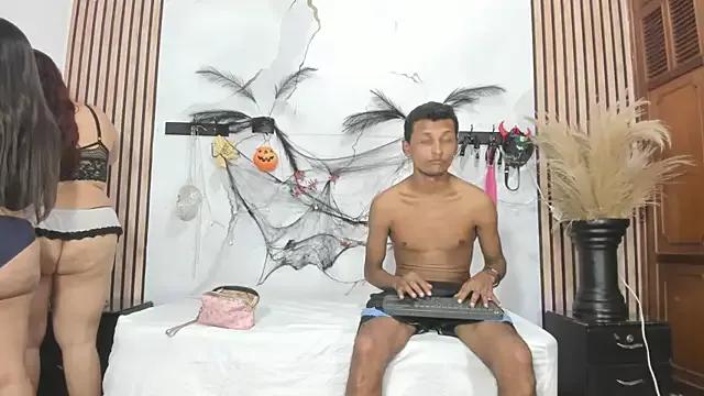 Try our girls live displays and explore the company of endless strippers, with beautiful physiques, vibrating toys and more.