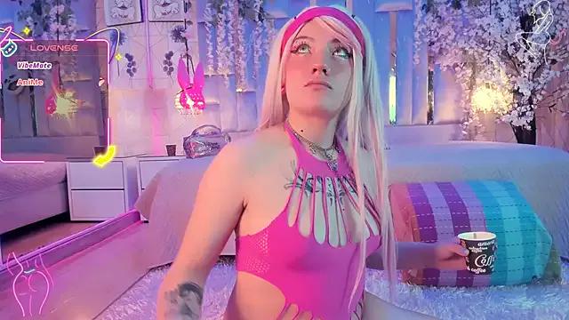Try our girls live displays and explore the company of endless strippers, with beautiful physiques, vibrating toys and more.