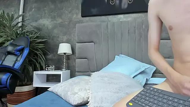 bruce_hans from StripChat is Freechat