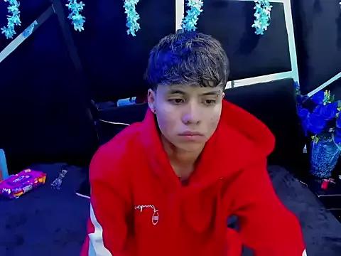 Try our girls live displays and explore the company of endless strippers, with beautiful physiques, vibrating toys and more.