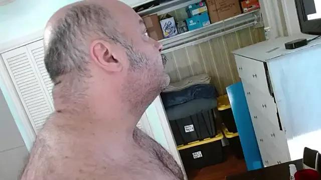 bullmusclejoe from StripChat