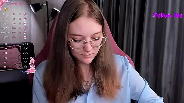 Try our girls live displays and explore the company of endless strippers, with beautiful physiques, vibrating toys and more.