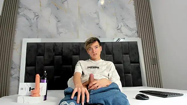 bunny_maxi from StripChat