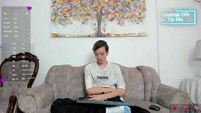 bunny_maxi from StripChat