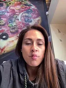 bunny_tyfani from StripChat is Freechat