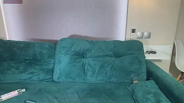 Try our girls live displays and explore the company of endless strippers, with beautiful physiques, vibrating toys and more.