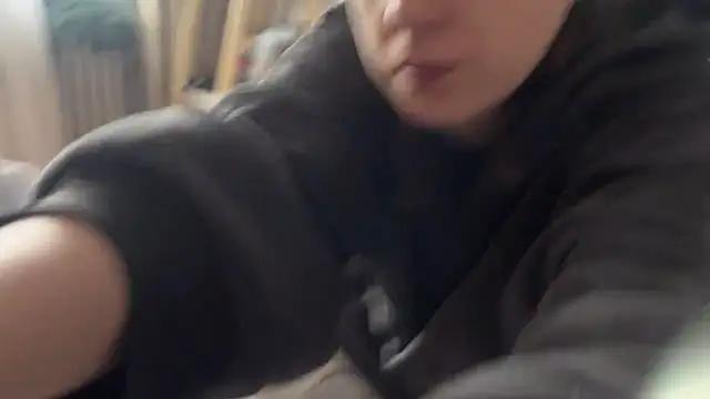 Try our girls live displays and explore the company of endless strippers, with beautiful physiques, vibrating toys and more.