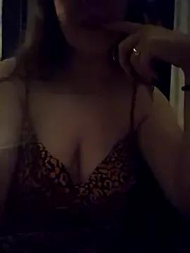bustyblairexo from StripChat is Freechat