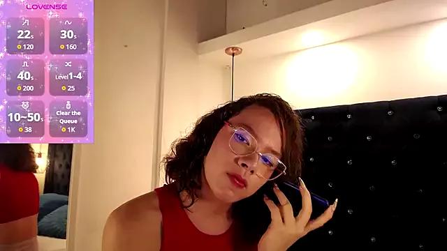 Try our girls live displays and explore the company of endless strippers, with beautiful physiques, vibrating toys and more.