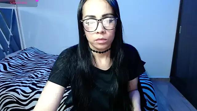 CallmeAmber from StripChat is Freechat