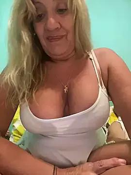 Try our girls live displays and explore the company of endless strippers, with beautiful physiques, vibrating toys and more.