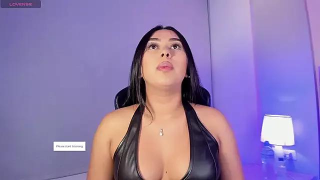 Cameliaa_Smiith from StripChat is Freechat