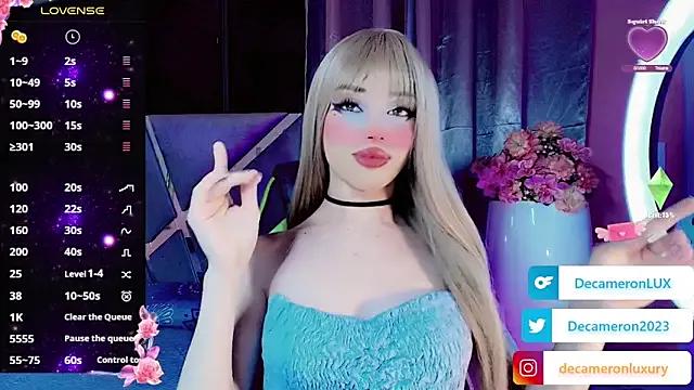 Try our girls live displays and explore the company of endless strippers, with beautiful physiques, vibrating toys and more.