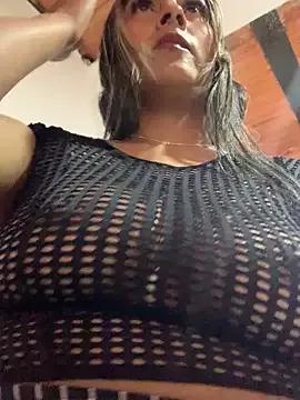 Try our girls live displays and explore the company of endless strippers, with beautiful physiques, vibrating toys and more.