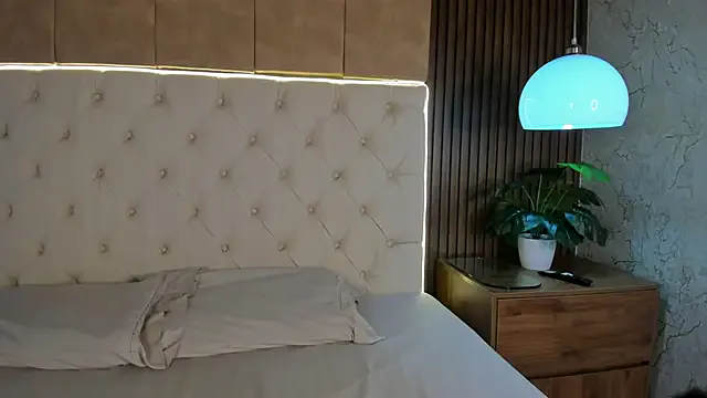 Camiila_rosse — DOGGY STYLE MORE DILDO 