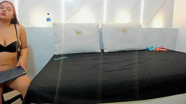 camila_leine — naked dance