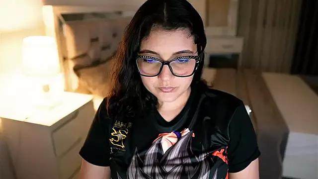 Try our girls live displays and explore the company of endless strippers, with beautiful physiques, vibrating toys and more.