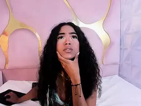 camilaqueenh from StripChat is Freechat