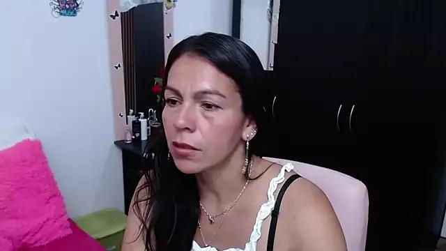 camilavargas_ from StripChat is Freechat