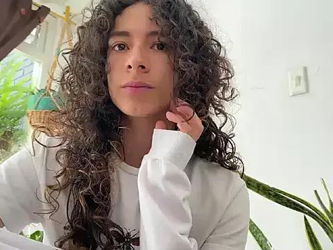 Try our girls live displays and explore the company of endless strippers, with beautiful physiques, vibrating toys and more.