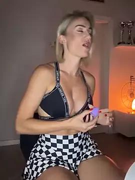 Try our girls live displays and explore the company of endless strippers, with beautiful physiques, vibrating toys and more.