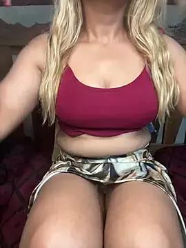 Try our girls live displays and explore the company of endless strippers, with beautiful physiques, vibrating toys and more.