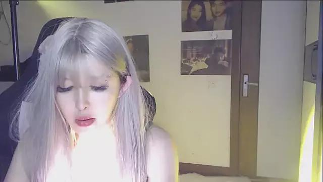 candy_cola from StripChat is Freechat
