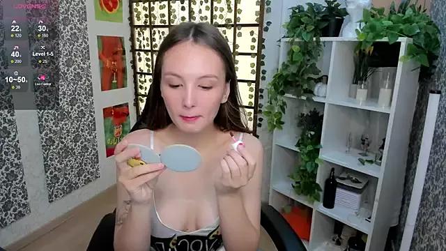 Candy_Me1t from StripChat is Freechat