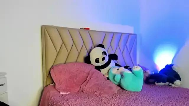 Candy_violetta_ from StripChat is Freechat