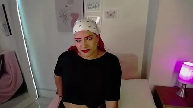 CandyFlame_ from StripChat is Freechat